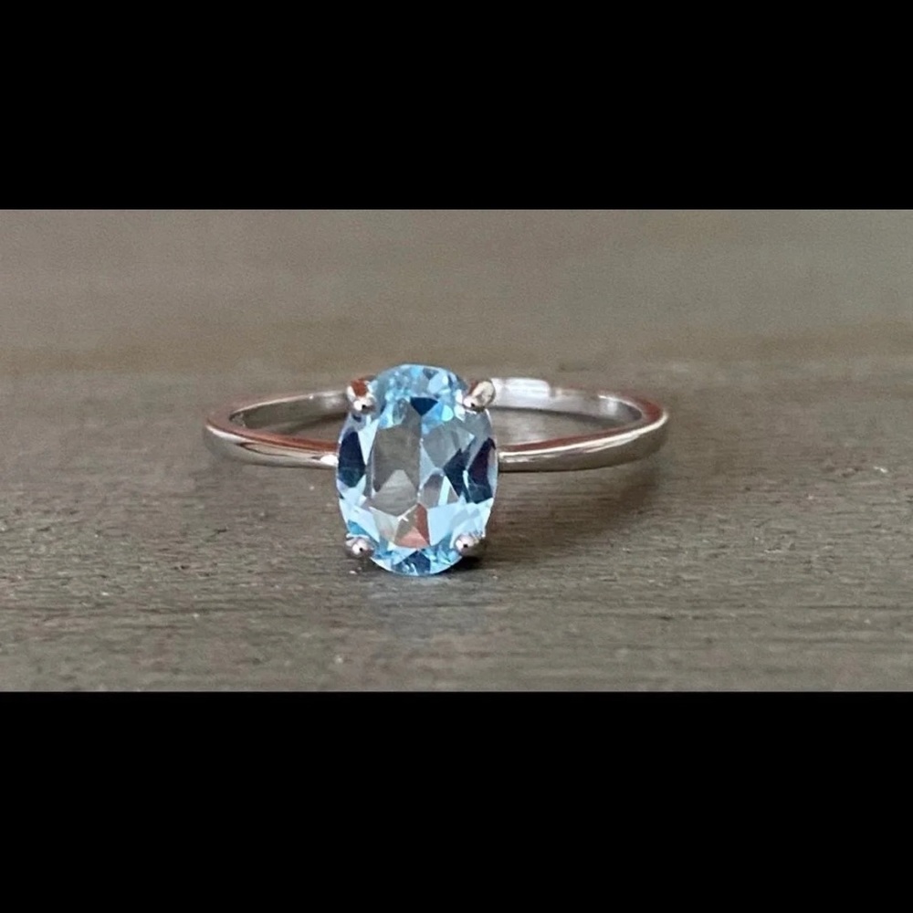 Blue topaz solitaire ring - Picture 5 of 5